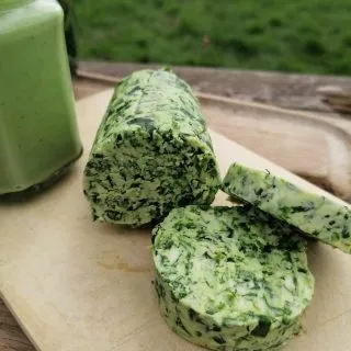 DING DING, Garlic Garlic everywhere... round two!!!

Im tripping over the stuff! 

In these photo's we have~
Wild garlic infused himalayan rock salt.
Wild garlic butter.
Fermented wild garlic.
Wild garlic & Nettle pesto.
Wild garlic mayo.

Recipes to be added shortly, probably with a few more...
#Forageuk #foraging #Wildfood #foriginginworcestershire  #foragingcourses #Wildfoodwalks #pesticidefree #Plantbased #rewild #Reconnectwithnature #plasticfree #nature #organicfood #eatgreen #wildgarlic #wildgarlicpesto #wildgarlicsalt #wildgarlicmayo #alliumursinum #wildgarlicrecipes